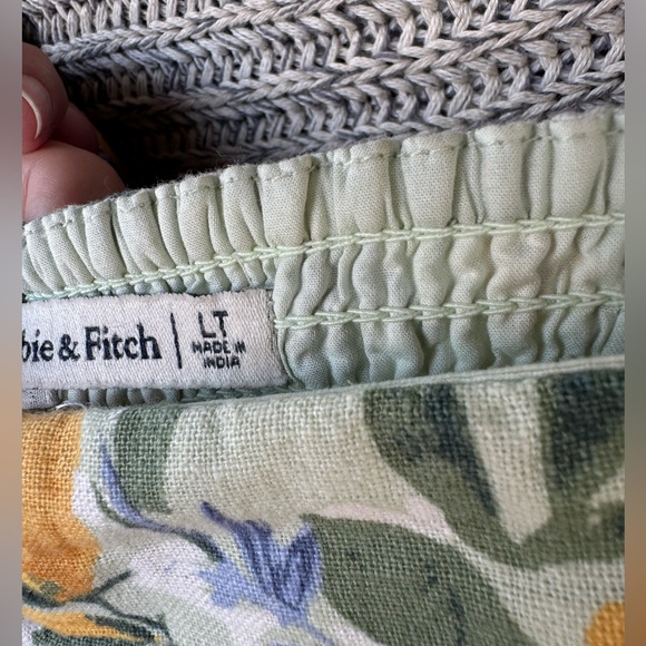 Abercrombie and Fitch Lemon Print Romper (Tall size) - Picture 2 of 7